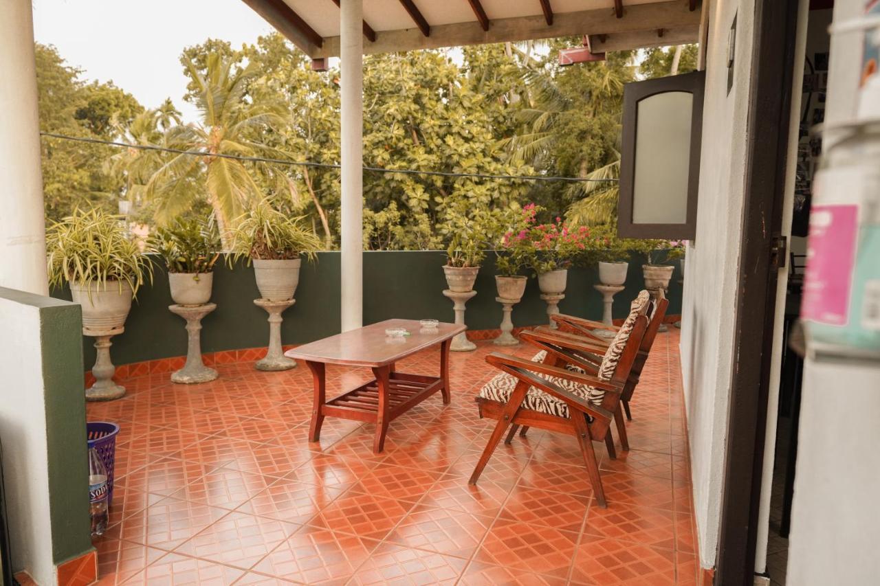 Lilly Palace Villa Guest House 니곰보 외부 사진