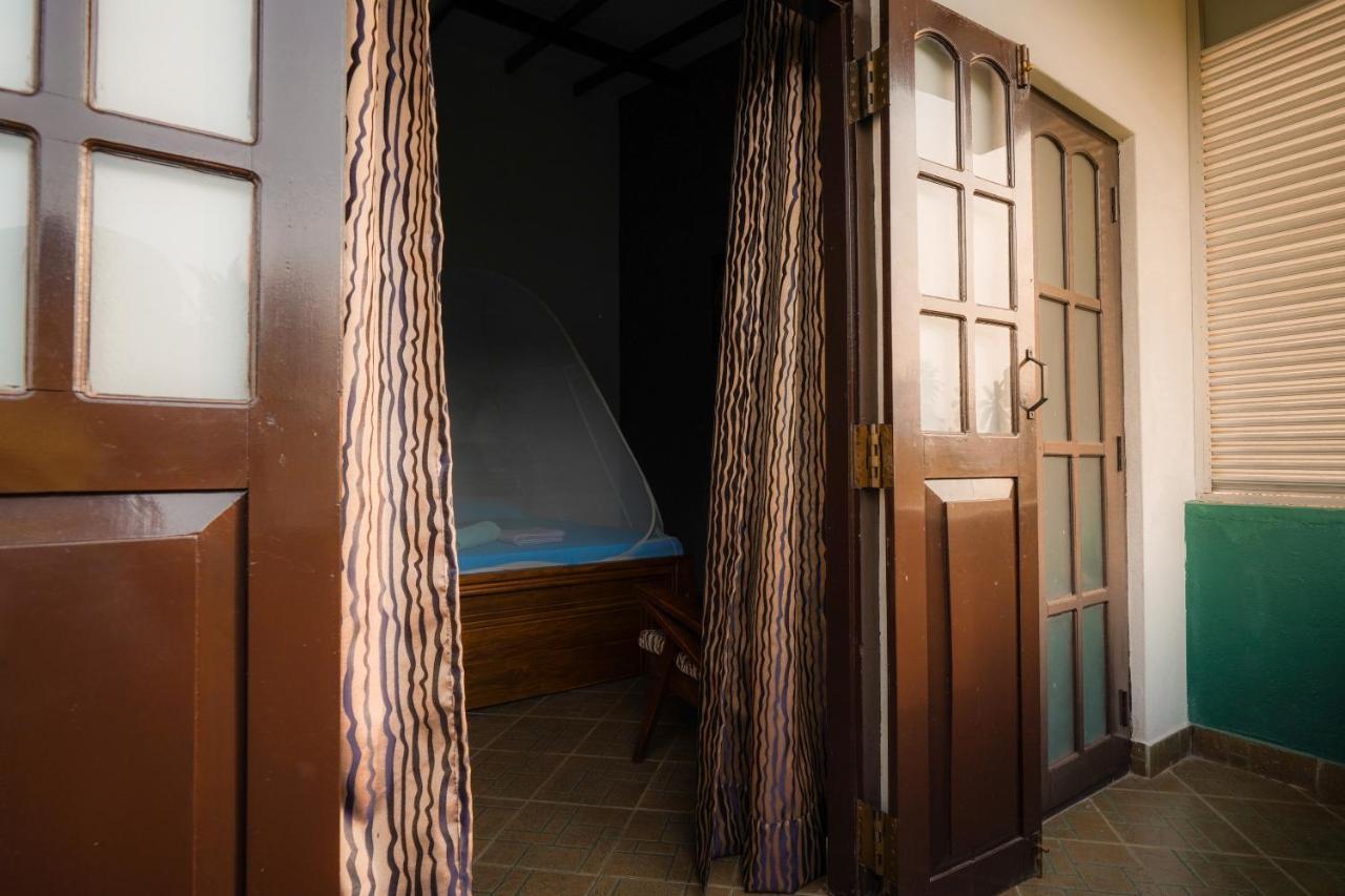 Lilly Palace Villa Guest House 니곰보 외부 사진