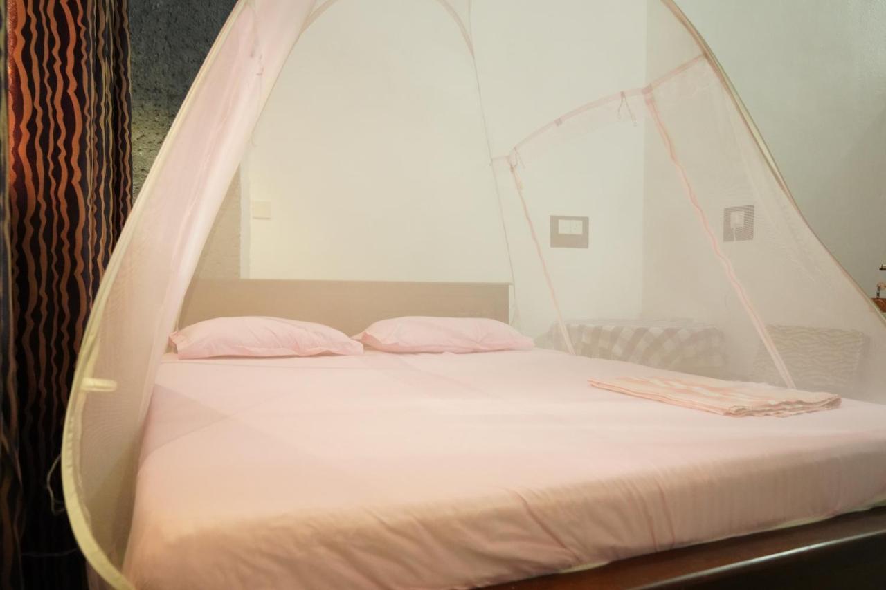 Lilly Palace Villa Guest House 니곰보 외부 사진