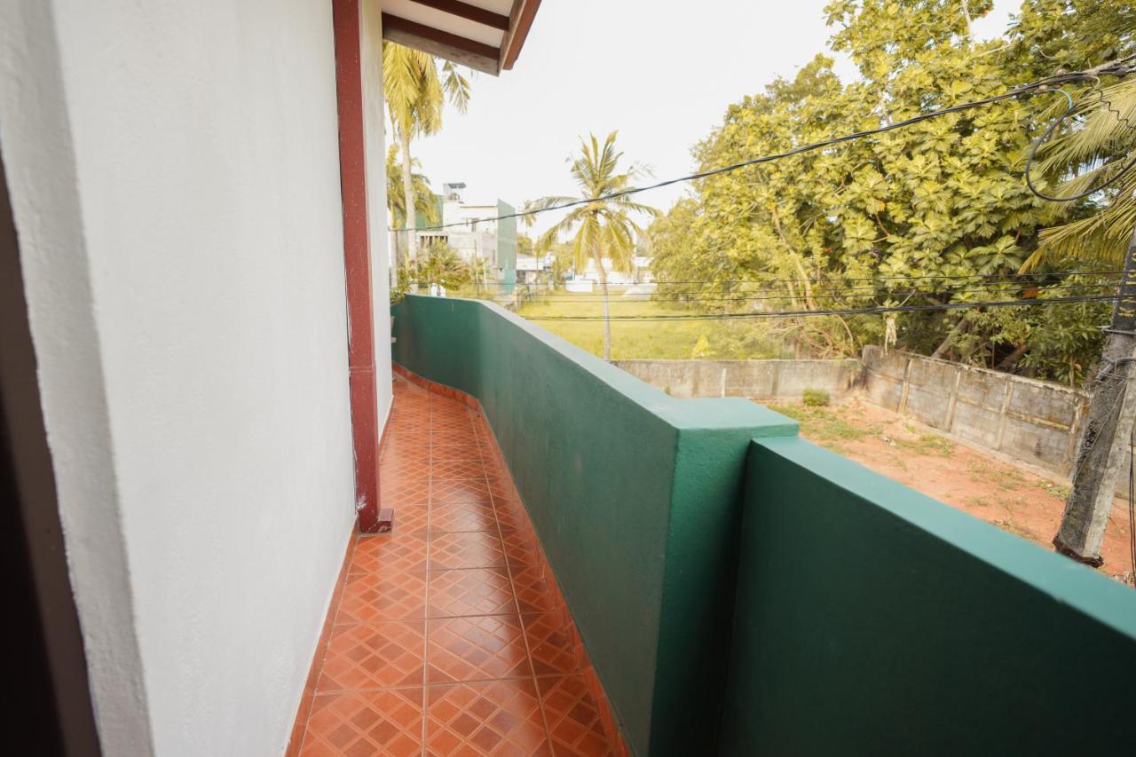 Lilly Palace Villa Guest House 니곰보 외부 사진